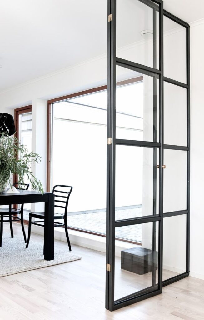 8f2f4675e1d2759c4570ae2338322da1--metal-doors-the-doors